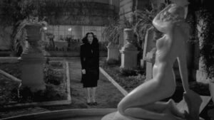 The Kneeling Goddess