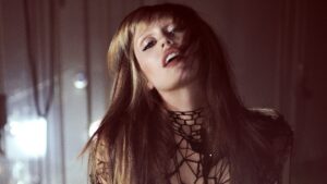 Miley Cyrus: Something Beautiful