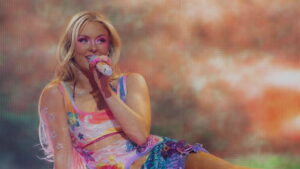 Zara Larsson – Up Close