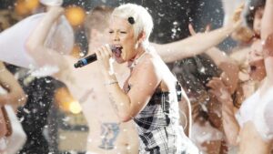 P!NK: Staying True