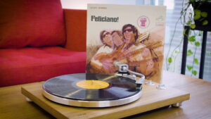 Jose Feliciano: Behind This Guitar
